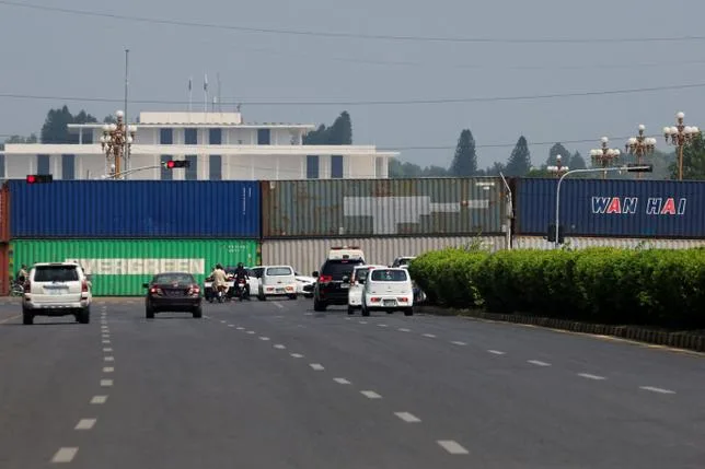 ISLAMABAD TRANSFORMÉE EN “DOCK POUR PORTE-CONTENEURS” POUR BLOQUER UNE MANIFESTATION