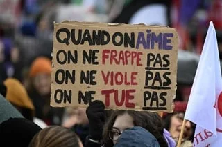 FÉMINICIDES : ELLES S’APPELAIENT OCÉANE, SABRINA, LAURENCE… AU MOINS SIX FEMMES ONT ÉTÉ TUÉES AU MOIS DE JUILLET