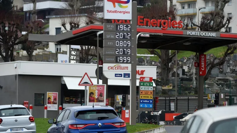 CARBURANTS AU PLUS HAUT: E85 ET GPL, QUE VALENT VRAIMENT CES ALTERNATIVES POUR PAYER SON PLEIN MOINS CHER?