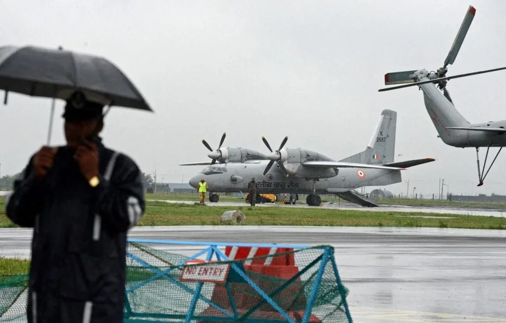 INDE : UN AVION DE TRANSPORT MILITAIRE S’ÉCRASE À L’ATTERRISSAGE, PAS DE BILAN IMMÉDIAT