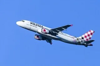 LA RÉPRESSION DES FRAUDES MET FIN AUX TARIFS FLEXIBLES DES BILLETS D’AVION APRÈS ACHAT DE LA COMPAGNIE VOLOTEA