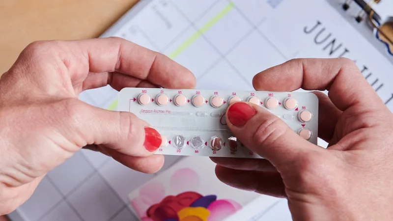1,6 MILLION DE FEMMES AYANT PRIS UN CONTRACEPTIF À BASE DE DÉSOGESTREL VONT RECEVOIR UN COURRIER POUR LES ALERTER SUR UN RISQUE « FAIBLE » DE MÉNINGIOME