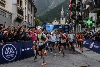 TROP COMMERCIAL, MAIRE INQUIET… POURQUOI LE CÉLÈBRE ULTRA-TRAIL DU MONT-BLANC EST AUJOURD’HUI SOUS LE FEU DES CRITIQUES