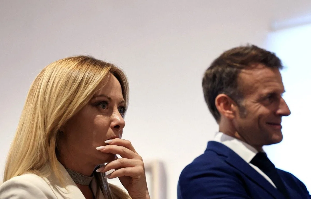 MACRON ET MELONI SE RENCONTRENT À ANTIBES POUR AMÉLIORER LES FRAÎCHES RELATIONS FRANCE-ITALIE