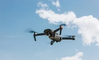 SURVOLS DE DRONES AU-DESSUS DE LA MAISON D’ARRÊT DE STRASBOURG : DEUX SUSPECTS INTERPELLÉS SERONT JUGÉS CET APRÈS-MIDI