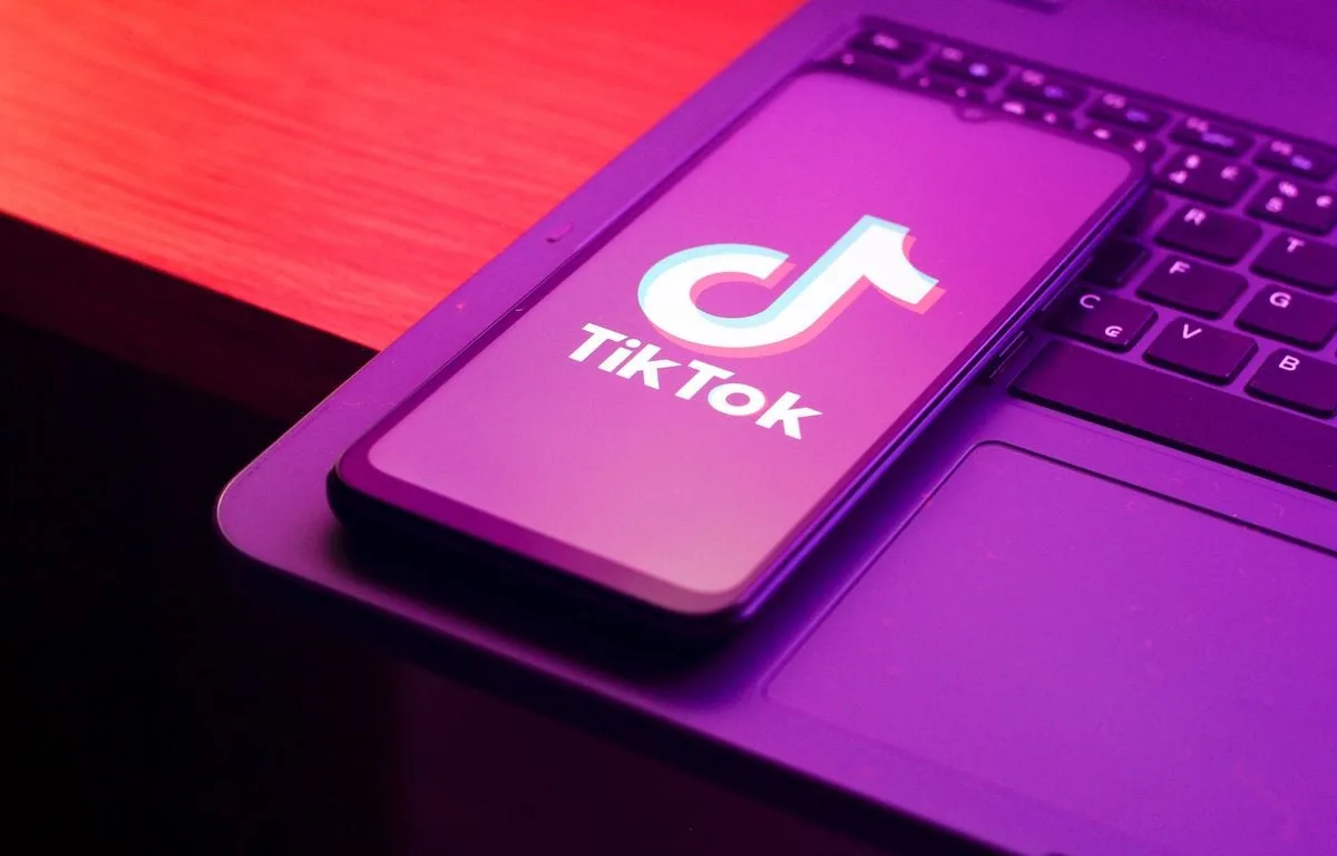 TIKTOK A-T-ELLE JOUÉ AVEC LA SANTÉ MENTALE DE 15 MILLIONS DE SES UTILISATEURS ?