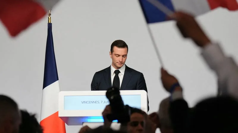 « DES PREUVES QUI L’ACCABLENT », « PROPOS AFFLIGEANTS »… DE FRANÇOIS RUFFIN À BRUNO RETAILLEAU, LA CLASSE POLITIQUE RÉAGIT AUX NOUVELLES RÉVÉLATIONS SUR LES ÉCRITS ANTISÉMITES ATTRIBUÉS À JORDAN BARDELLA
