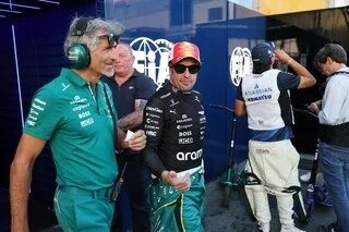 « LA F1 NE PEUT PAS CONTINUER COMME ÇA » : FERNANDO ALONSO TOUJOURS AUSSI CRITIQUE SUR LA QUESTION DE L’ÉLECTRIQUE
