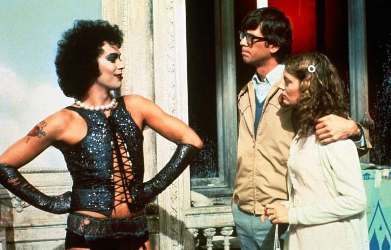 SUSAN SARANDON ET D’AUTRES STARS RENDENT HOMMAGE À TIM CURRY, DÉCÉDÉ À 80 ANS