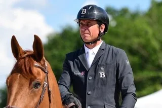 MONDIAUX D’ÉQUITATION. MALGRÉ LA DOUBLE FAUTE DE JULIEN ÉPAILLARD, LA FRANCE REJOINT LA FINALE PAR ÉQUIPES