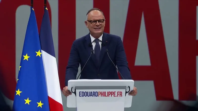 « C’EST MASSIF, MAIS C’EST INDISPENSABLE »: ÉDOUARD PHILIPPE VEUT AUGMENTER LA RÉMUNÉRATION MOYENNE DES ENSEIGNANTS DE 20% EN CINQ ANS