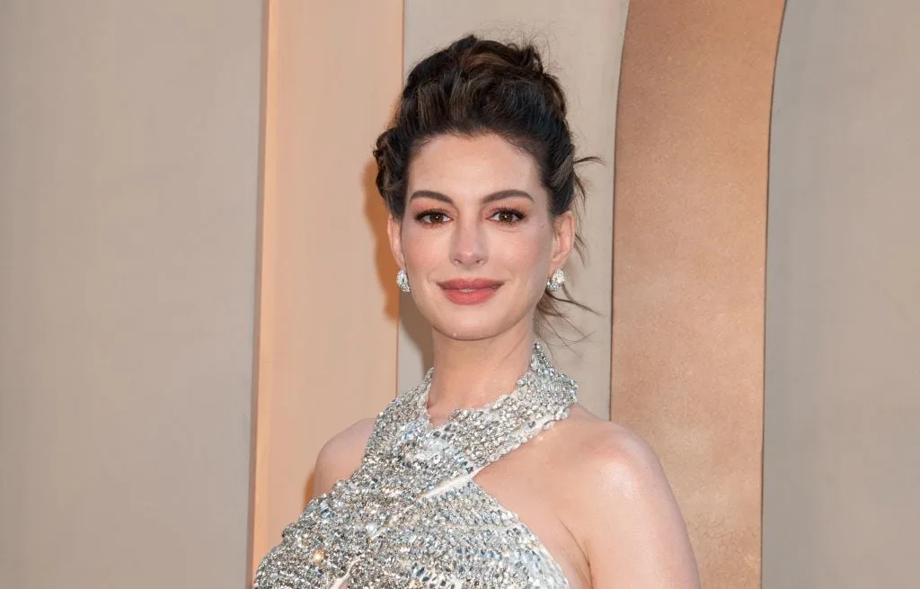 ANNE HATHAWAY ANNONCE UNE MAUVAISE NOUVELLE POUR « PRINCESSE MALGRÉ ELLE 3 »