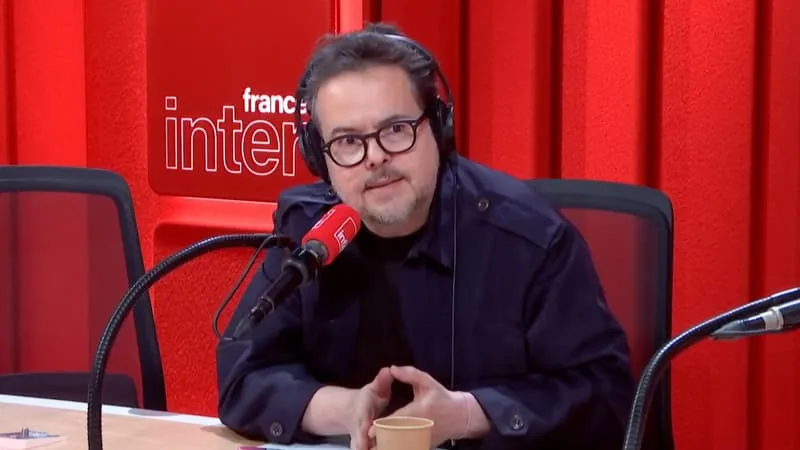 « PRENDRE LA PAROLE, ÇA FAIT DU BIEN MAIS ÇA NE GUÉRIT PAS »: NICOLAS DEMORAND DE RETOUR SUR FRANCE INTER AVEC UN PODCAST SUR LA BIPOLARITÉ