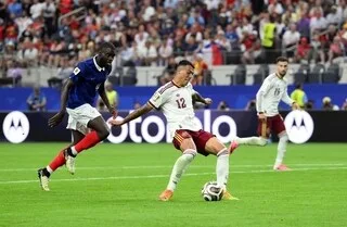 VIDÉO. FRANCE – ESPAGNE : PEDRO PORRO TRANSPERCE LA DÉFENSE DES BLEUS POUR FAIRE LE BREAK