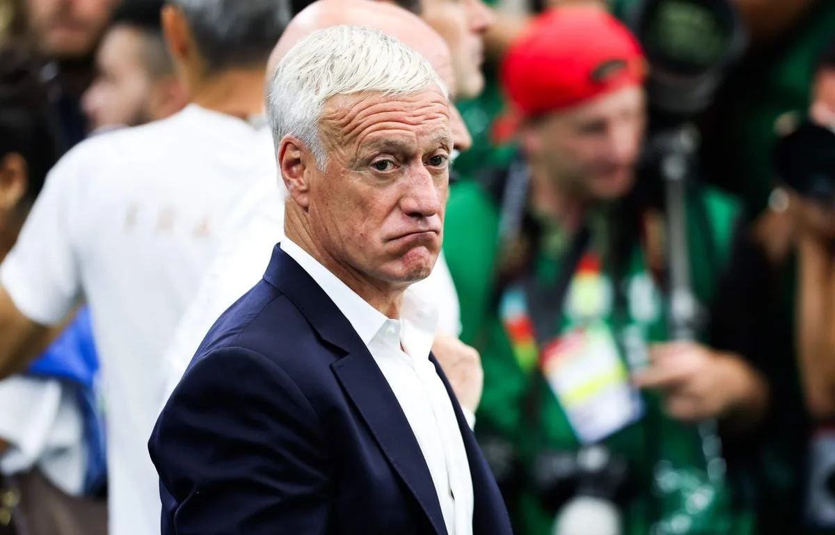 FRANCE – ESPAGNE: « JE NE VEUX PAS PASSER POUR UNE PLEUREUSE »… DESCHAMPS A-T-IL EU TOUT FAUX EN CRITIQUANT L’ARBITRE ?