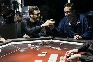 IL A DÉFIÉ LES AS DU POKER AU PORTUGAL