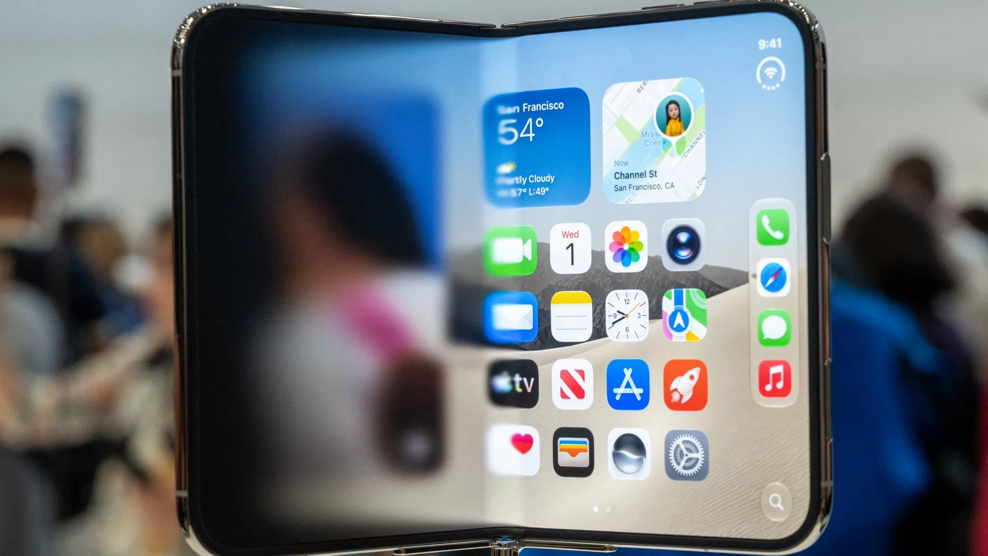 L’IPHONE DUO SORT VENDREDI, QU’ESPÉRER DU PREMIER SMARTPHONE PLIANT D’APPLE ?