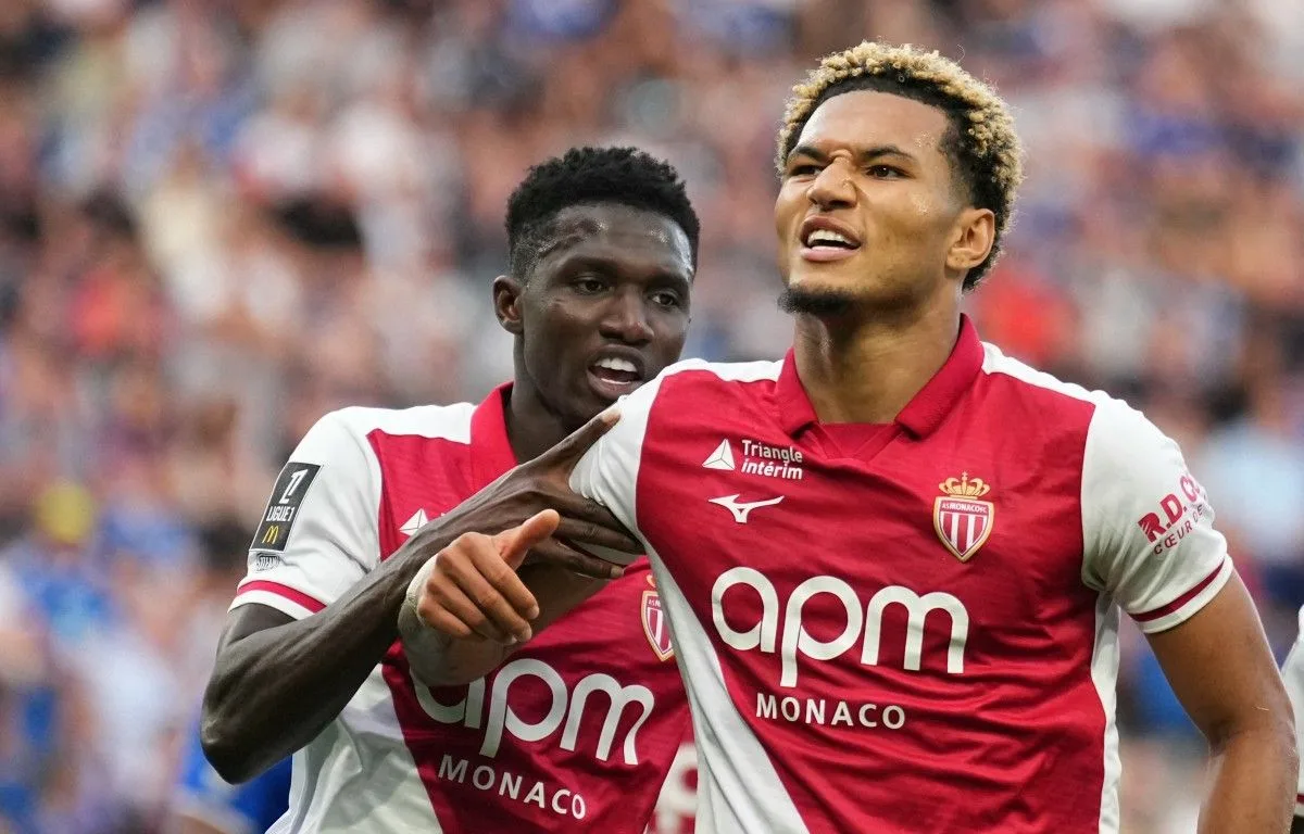 LIGUE 1 : PARIS BRUNNER RISQUE UNE SUSPENSION POUR AVOIR MIMÉ UN ÉGORGEMENT LORS DE SA CÉLÉBRATION À STRASBOURG