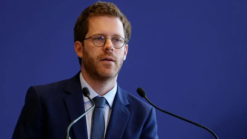 « DEMANDER DES EFFORTS AUX PLUS FORTUNÉS, ON L’A DÉJÀ FAIT »: ALORS QUE LE GOUVERNEMENT PRÉPARE LE BUDGET 2027, LE MINISTRE DES COMPTES PUBLICS AFFIRME « TOUS DEVRONT FAIRE DES EFFORTS » (LES RETRAITÉS DANS LE VISEUR)
