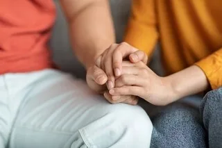 « VOICI LES PHRASES QUE L’ON DEVRAIT TOUS DIRE À NOS PROCHES AVANT QU’IL NE SOIT TROP TARD »