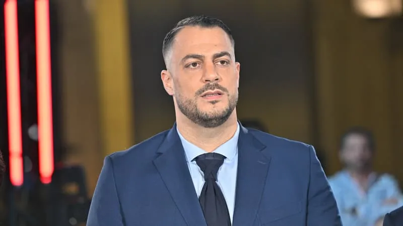 LE PROCÈS DU DÉPUTÉ INSOUMIS DE MARSEILLE, SÉBASTIEN DELOGU, POUR RECEL DE VOL, A ÉTÉ RENVOYÉ EN OCTOBRE