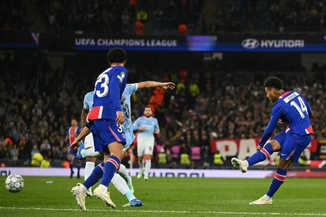 FACE AU PSG, MANCHESTER CITY A REÇU “LA LEÇON QUE LE FOOTBALL ANGLAIS ESPÉRAIT”