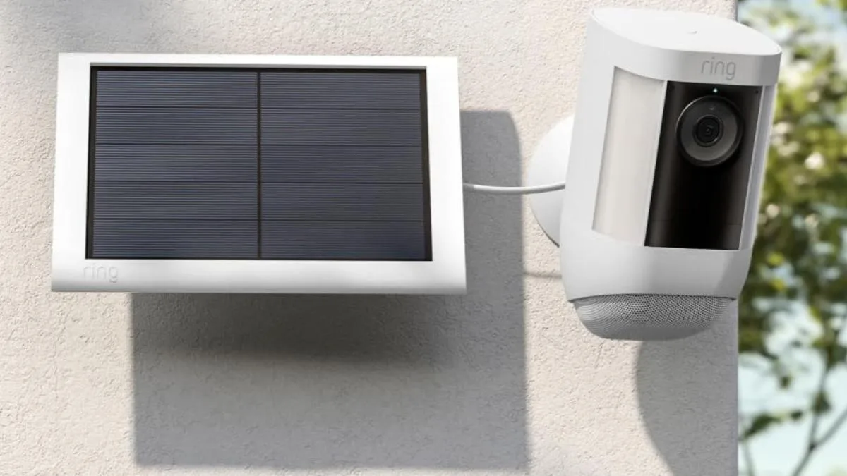CETTE CAMÉRA RADAR À VISION NOCTURNE COULEUR EST À MOITIÉ PRIX DANS CE PACK INCLUANT UN PANNEAU SOLAIRE POUR L’ALIMENTER EN CONTINU