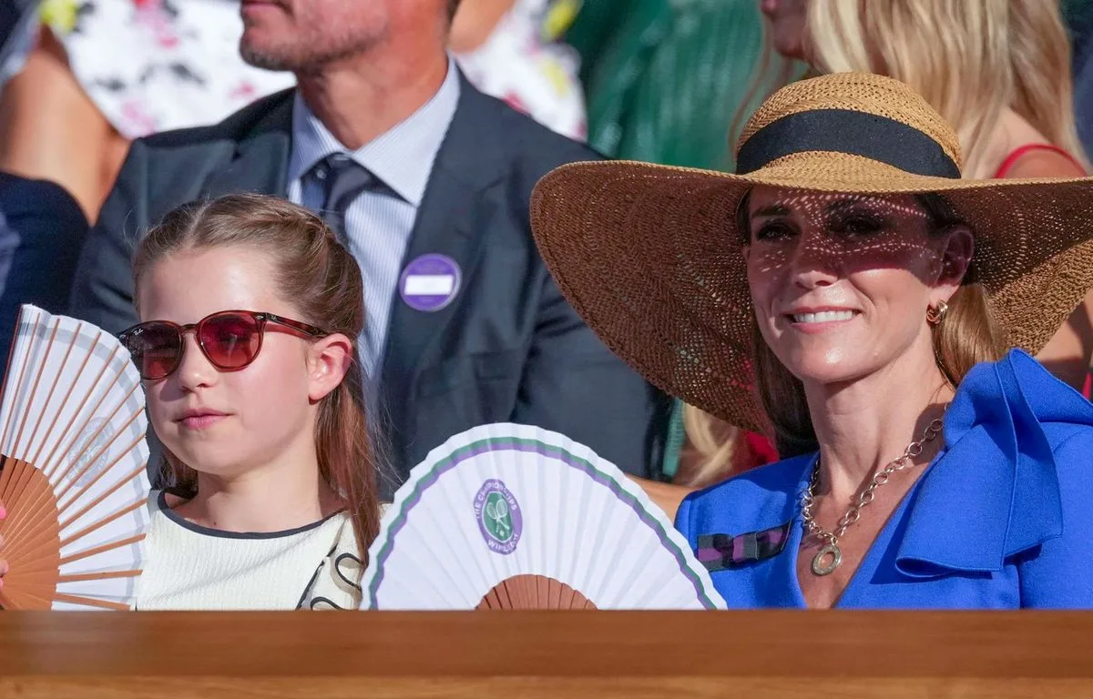 KATE MIDDLETON : LA PRINCESSE ET SA FILLE CHARLOTTE ONT ÉTÉ APERÇUES VOYAGEANT INCOGNITO DANS LE MÉTRO LONDONIEN