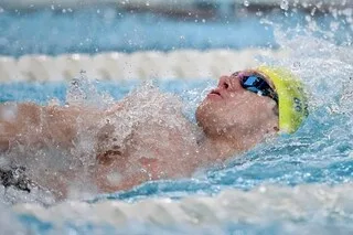 CHAMPIONNATS D’EUROPE DE NATATION. LE FRANÇAIS MURATORY DEVANCE LE CHAMPION OLYMPIQUE ET SIGNE UN RECORD SUR 200M DOS