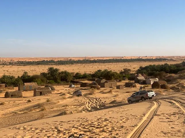 BIVOUAQUER DANS LE DÉSERT : EN MAURITANIE, LA LENTE RENAISSANCE DU TOURISME