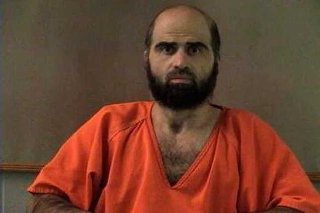 TRUMP AUTORISE LE PELOTON D’EXÉCUTION CONTRE NIDAL HASAN, AUTEUR DE LA TUERIE DE FORT HOOD