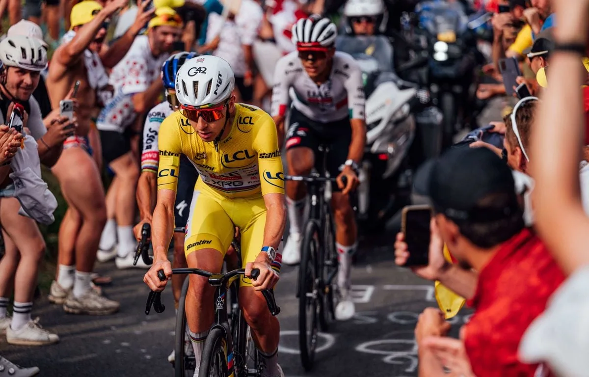 TOUR DE FRANCE 2026 : UN EX-ÉQUIPIER D’ARMSTRONG ESTIME QU’IL DEVRAIT « S’EXCUSER » AUPRÈS DE POGACAR, CONTRÔLÉ LA NUIT