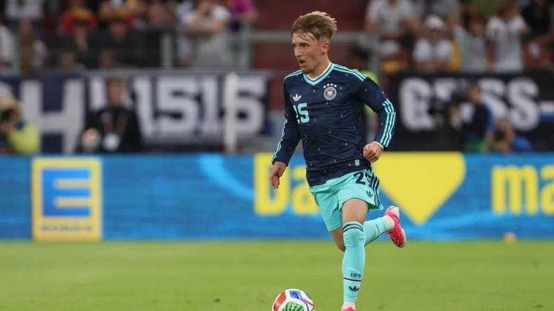 PREMIER COUP DUR POUR L’ALLEMAGNE: LENNART KARL FORFAIT POUR LA COUPE DU MONDE 2026
