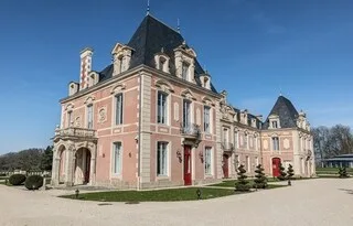 CET HÔTEL DE LUXE DES DEUX-SÈVRES EST EN REDRESSEMENT JUDICIAIRE : SIX DES ONZE SALARIÉS EN ARRÊT MALADIE