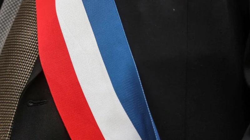 SIX MOIS APRÈS SON ÉLECTION, LE MAIRE D’UNE COMMUNE DE LOIRE-ATLANTIQUE BATTU LORS DE NOUVELLES MUNICIPALES