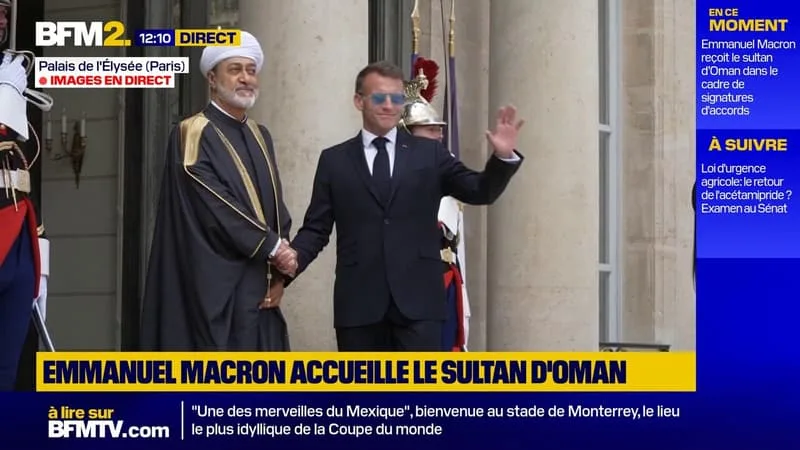 EMMANUEL MACRON ACCUEILLE LE SULTAN D’OMAN À L’ELYSÉE AVEC SA PAIRE DE LUNETTES DE SOLEIL