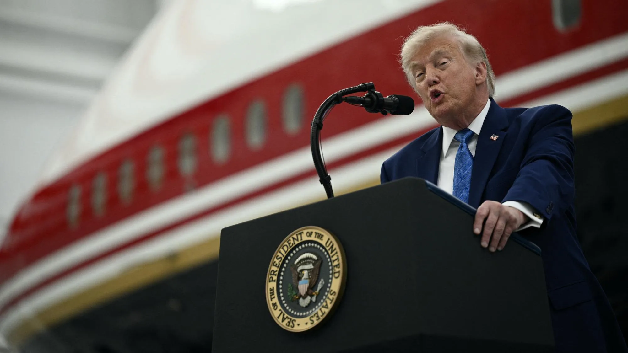 TRUMP S’ESTIME PLUS PUISSANT QUE NAPOLÉON, STALINE, MAO OU ENCORE HITLER, RÉVÈLE UN LIVRE