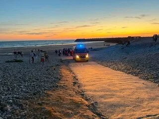 TÉMOIGNAGE. « JE ME SENTAIS CAPABLE DE LE FAIRE » : EN NORMANDIE, UN POLICIER A SAUVÉ TROIS ADOLESCENTS DE LA NOYADE