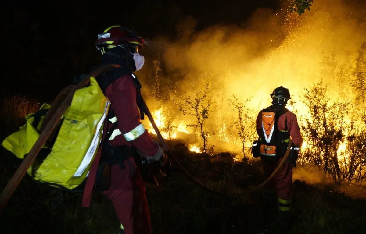 ESPAGNE : « BOULES DE FEU », ÉVACUATIONS… LE POINT SUR L’INCENDIE GÉANT AU NORD DE MADRID