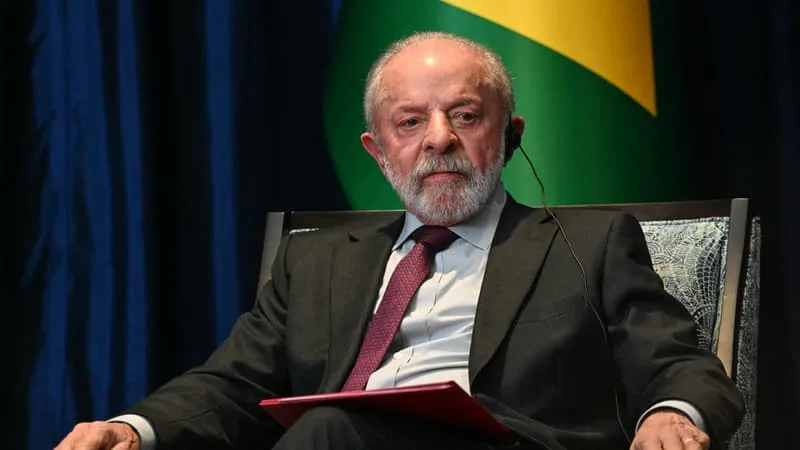« NOUS N’ALLONS PAS RESTER À PLEURER »: FRAPPÉ PAR DES DROITS DE DOUANE AMÉRICAINS DE 25%, LE BRÉSIL DE LULA COMPTE « CHERCHER D’AUTRES ACHETEURS »