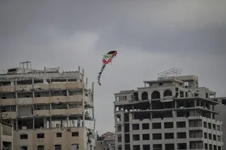 ISRAËL MET EN GARDE LE HAMAS APRÈS LE LANCEMENT DE CERFS-VOLANTS DEPUIS GAZA