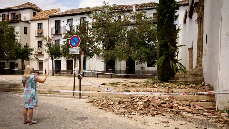 ESPAGNE: À GRENADE, UN NOUVEAU SÉISME FAIT TROIS BLESSÉS LÉGERS