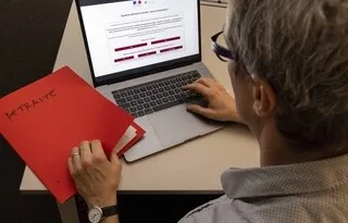 « UN MESSAGE NÉGATIF AUX FAMILLES NOMBREUSES » : LE PROJET DE RABOTER LA MAJORATION DE RETRAITE FAIT DÉBAT