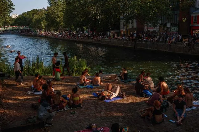 CANICULE : IL FAIT TROP CHAUD POUR PARLER D’AUTRE CHOSE