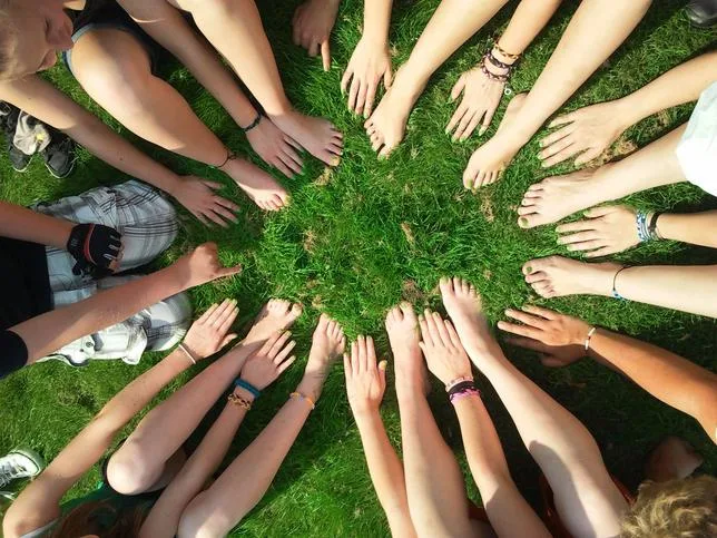 VIVRE À L’ÉTRANGER POUR VIVRE PLUS LENTEMENT