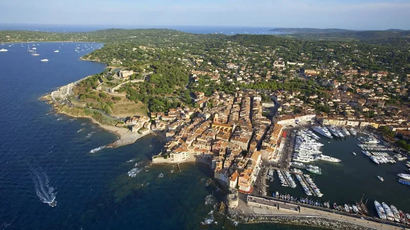 DIX PERSONNES CONDAMNÉES POUR TRAFIC DE STUPÉFIANTS, VIOLENCES, SÉQUESTRATION OU ENCORE DÉTENTION DE MATÉRIEL DE GUERRE DANS LE GOLFE DE SAINT-TROPEZ