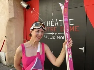 À 40 ANS, ELLE A L’AUDACE DE FAIRE SON PREMIER FESTIVAL D’AVIGNON