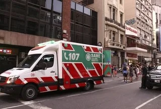 DANS LA RUE POUR FÊTER LA QUALIFICATION DE L’ARGENTINE, IL MEURT APRÈS AVOIR REÇU UNE PIERRE EN PLEINE TÊTE