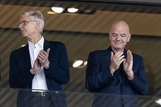 FOOTBALL. APRÈS AVOIR PRIS SES DISTANCES AVEC INFANTINO, ARSÈNE WENGER PRESSENTI POUR LUI SUCCÉDER À LA TÊTE DE LA FIFA