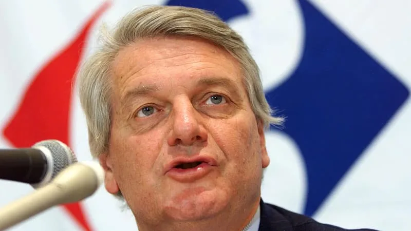 « UN DES GRANDS ARCHITECTES DE LA DISTRIBUTION MODERNE »: DANIEL BERNARD, PATRON DE CARREFOUR ENTRE 1998 ET 2005, EST MORT À 80 ANS